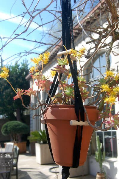 Macramé fait de sangles de déménageurs recyclées La divine jardine