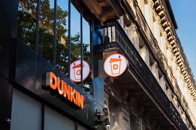 Lire la suite à propos de l’article Le géant Dunkin’ s’installe à Paris