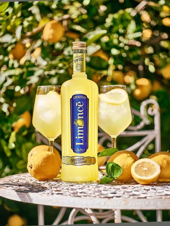 Lire la suite à propos de l’article Limoncé Spritz : le nouvel apéritif citronné