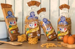 Lire la suite à propos de l’article Grand’Mère met les pâtes complètes aux œufs à l’honneur